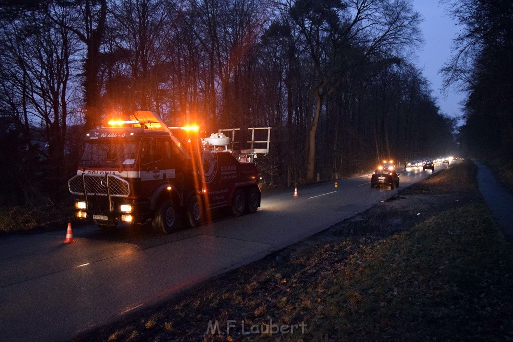 Container LKW umgestuerzt Koeln Brueck Bruecker- Dellbruecker Mauspfad P091.JPG - Miklos Laubert